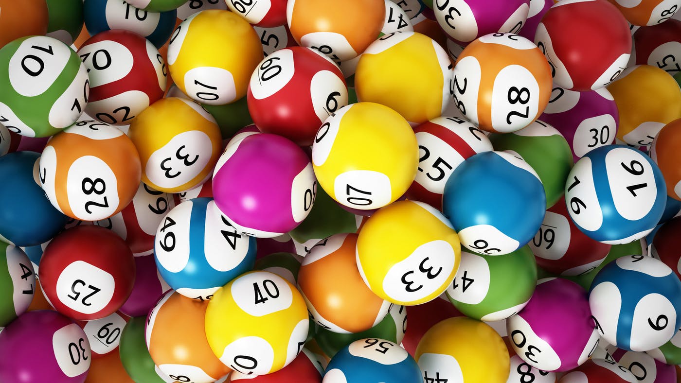 Boules de loto multicolores et numérotées, en illustration de l’annonce du loto 2020.