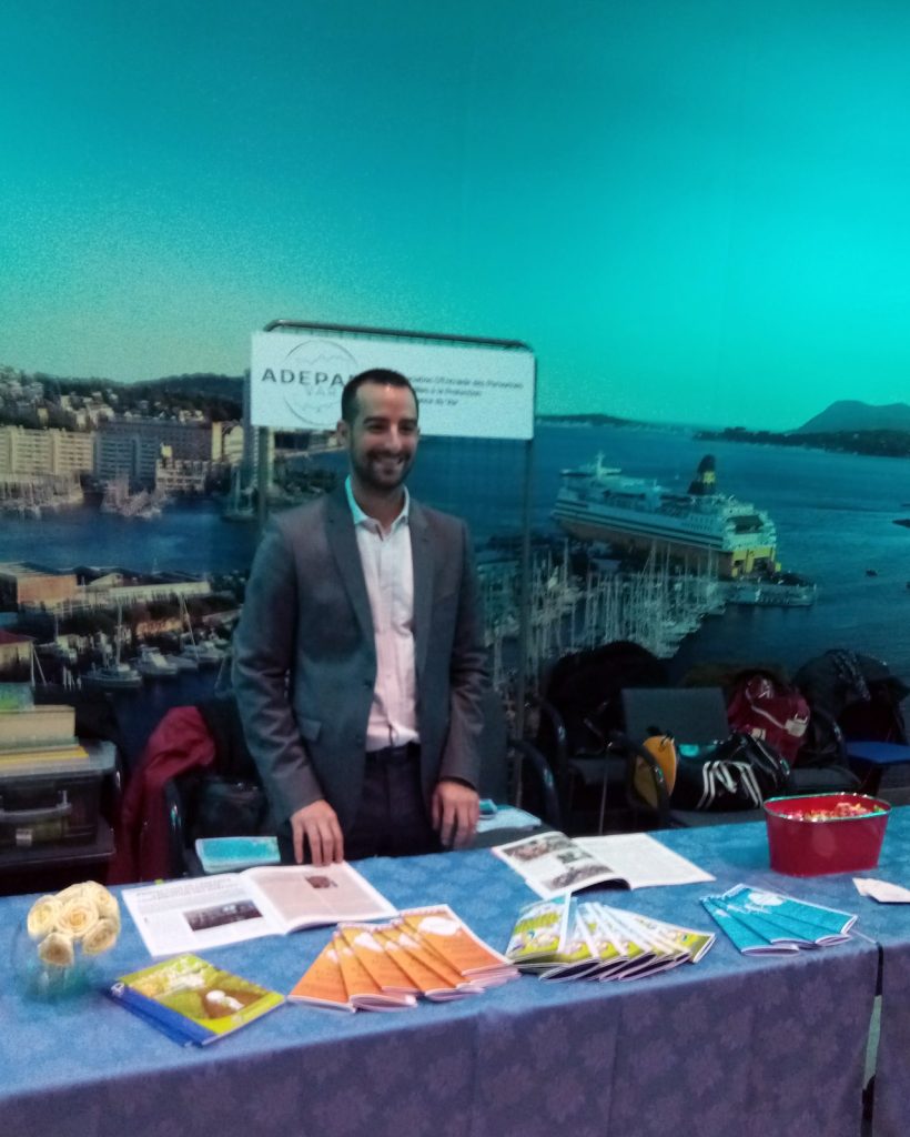 Le stand de l’association pendant la rencontre.