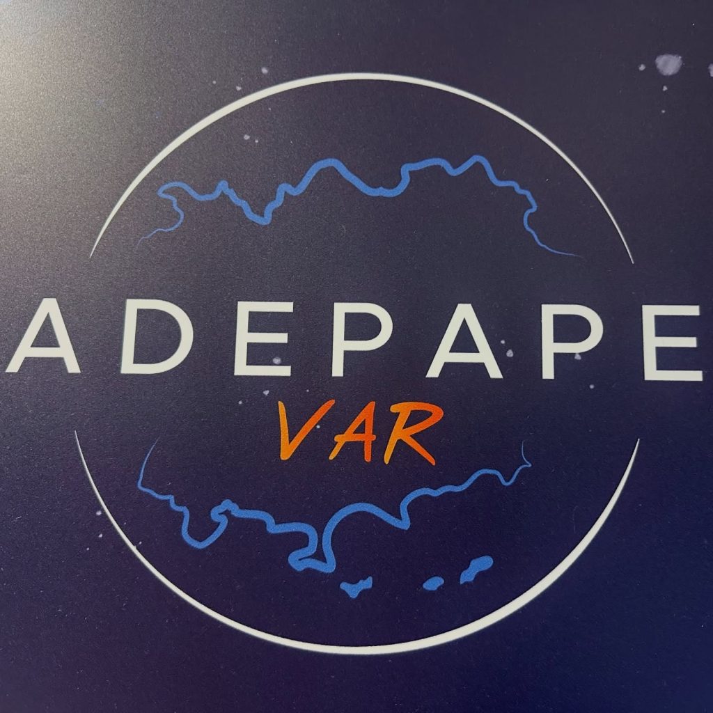 Logo ADEPAPE Var — photographie du support.