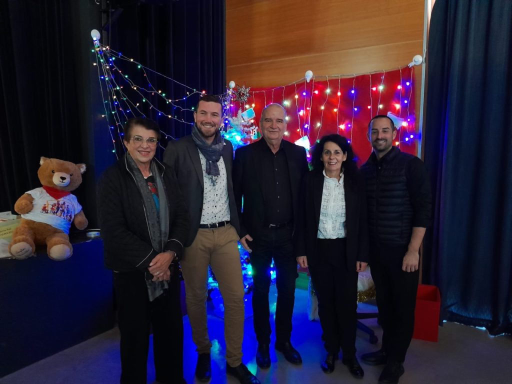 Les participants réunis pour une photographie souvenir.